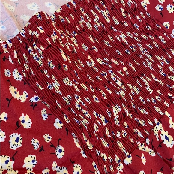 Red dress with white flowers - Picture 8 of 9